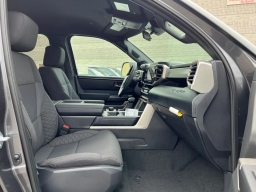 Toyota Tundra 4WD SR5 CrewMax 5.5' Bed (Natl) 2026