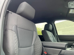 Toyota Tundra 4WD SR5 CrewMax 5.5' Bed (Natl) 2026