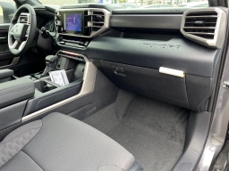 Toyota Tundra 4WD SR5 CrewMax 5.5' Bed (Natl) 2026