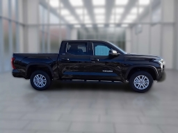 Toyota Tundra 4WD SR5 CrewMax 5.5' Bed (Natl) 2025