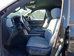 Toyota Tundra 4WD SR5 CrewMax 5.5' Bed (Natl) 2025