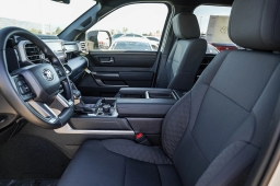 Toyota Tundra 4WD SR5 CrewMax 5.5' Bed (Natl) 2026