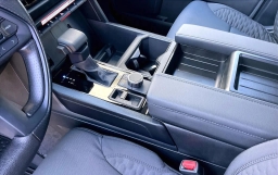 Toyota Tundra 4WD SR5 CrewMax 5.5' Bed (Natl) 2026