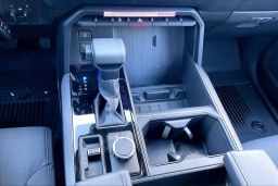 Toyota Tundra 4WD SR5 CrewMax 5.5' Bed (Natl) 2026