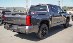 Toyota Tundra 4WD SR5 CrewMax 5.5' Bed (Natl) 2026