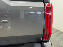 Toyota Tundra 4WD SR5 CrewMax 5.5' Bed (Natl) 2026