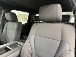Toyota Tundra 4WD SR5 CrewMax 5.5' Bed (Natl) 2026