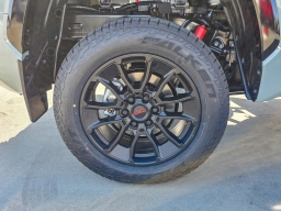 Toyota Tundra 4WD 1794 Edition Hybrid CrewMax 5.5' Bed (Natl) 2026