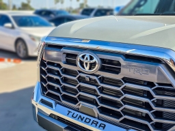 Toyota Tundra 4WD 1794 Edition Hybrid CrewMax 5.5' Bed (Natl) 2026