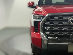 Toyota Tundra 4WD Platinum CrewMax 5.5' Bed (Natl) 2026