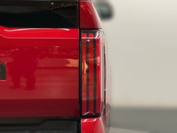 Toyota Tundra 4WD Platinum CrewMax 5.5' Bed (Natl) 2026