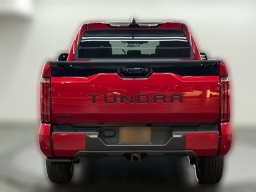 Toyota Tundra 4WD Platinum CrewMax 5.5' Bed (Natl) 2026