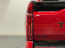 Toyota Tundra 4WD Platinum CrewMax 5.5' Bed (Natl) 2026