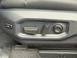 Toyota Tundra 4WD Platinum CrewMax 5.5' Bed (Natl) 2026