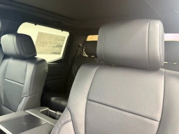 Toyota Tundra 4WD Platinum CrewMax 5.5' Bed (Natl) 2026