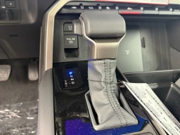 Toyota Tundra 4WD Platinum CrewMax 5.5' Bed (Natl) 2026