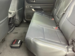 Toyota Tundra 4WD Platinum CrewMax 5.5' Bed (Natl) 2026