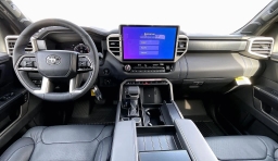 Toyota Tundra 4WD Platinum CrewMax 5.5' Bed (Natl) 2026