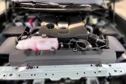 Toyota Tundra 4WD Platinum CrewMax 5.5' Bed (Natl) 2026