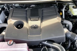 Toyota Tundra 4WD Platinum CrewMax 5.5' Bed (Natl) 2026