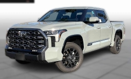 Toyota Tundra 4WD Platinum CrewMax 5.5' Bed (Natl) 2026
