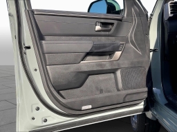 Toyota Tundra 4WD Platinum CrewMax 5.5' Bed (Natl) 2026