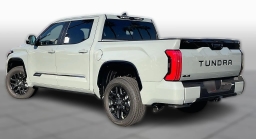 Toyota Tundra 4WD Platinum CrewMax 5.5' Bed (Natl) 2026