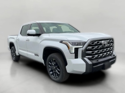 Toyota Tundra 4WD Platinum CrewMax 5.5' Bed (Natl) 2026