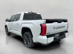 Toyota Tundra 4WD Platinum CrewMax 5.5' Bed (Natl) 2026
