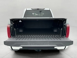 Toyota Tundra 4WD Platinum CrewMax 5.5' Bed (Natl) 2026