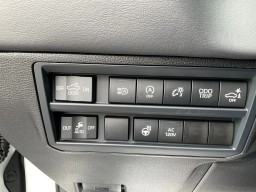 Toyota Tundra 4WD Platinum CrewMax 5.5' Bed (Natl) 2026