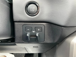 Toyota Tundra 4WD Platinum CrewMax 5.5' Bed (Natl) 2026