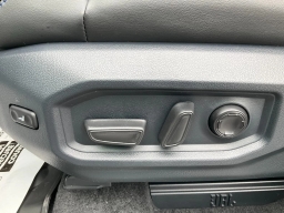 Toyota Tundra 4WD Platinum CrewMax 5.5' Bed (Natl) 2026