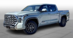 Toyota Tundra 4WD Platinum CrewMax 5.5' Bed (Natl) 2026