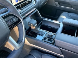 Toyota Tundra 4WD Platinum CrewMax 5.5' Bed (Natl) 2026