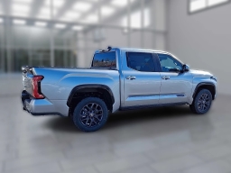Toyota Tundra 4WD Platinum CrewMax 5.5' Bed (Natl) 2026