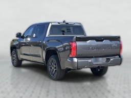 Toyota Tundra 4WD Platinum CrewMax 5.5' Bed (Natl) 2026