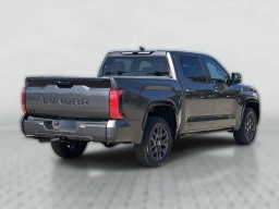 Toyota Tundra 4WD Platinum CrewMax 5.5' Bed (Natl) 2026