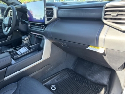 Toyota Tundra 4WD Platinum CrewMax 5.5' Bed (Natl) 2026