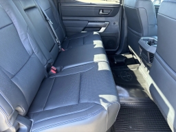 Toyota Tundra 4WD Platinum CrewMax 5.5' Bed (Natl) 2026