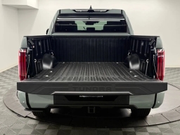 Toyota Tundra 4WD Platinum CrewMax 5.5' Bed (Natl) 2026