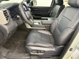 Toyota Tundra 4WD Platinum CrewMax 5.5' Bed (Natl) 2026