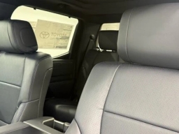 Toyota Tundra 4WD Platinum CrewMax 5.5' Bed (Natl) 2026