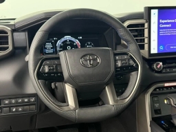 Toyota Tundra 4WD Platinum CrewMax 5.5' Bed (Natl) 2026