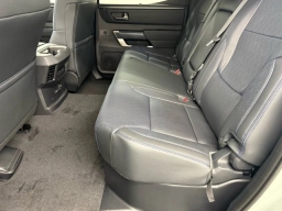 Toyota Tundra 4WD Platinum CrewMax 5.5' Bed (Natl) 2026