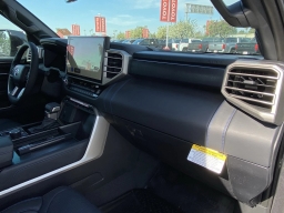 Toyota Tundra 4WD Platinum CrewMax 5.5' Bed (Natl) 2026