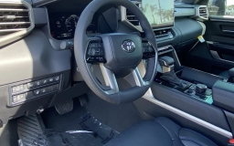 Toyota Tundra 4WD Platinum CrewMax 5.5' Bed (Natl) 2026