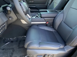 Toyota Tundra 4WD Platinum CrewMax 5.5' Bed (Natl) 2026