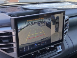 Toyota Tundra 4WD Platinum CrewMax 5.5' Bed (Natl) 2026