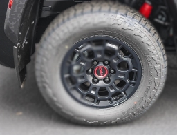 Toyota Tundra 4WD TRD Pro Hybrid CrewMax 5.5' Bed (Natl) 2026